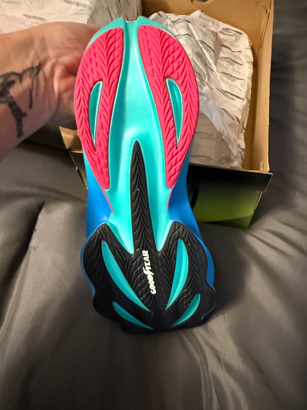 Skechers Woman’s SKX Aero Tempo Black Sneakers with Blue & Red Accents - Picture 5 of 8